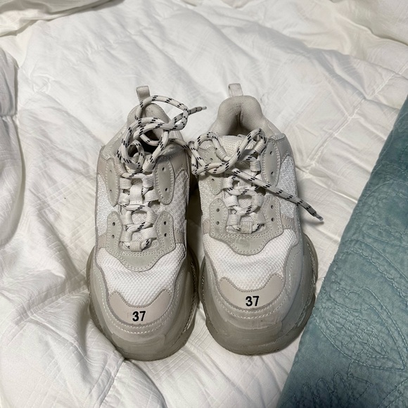 Balenciaga Triple S Sneaker Clear Sole in White - Picture 3 of 5